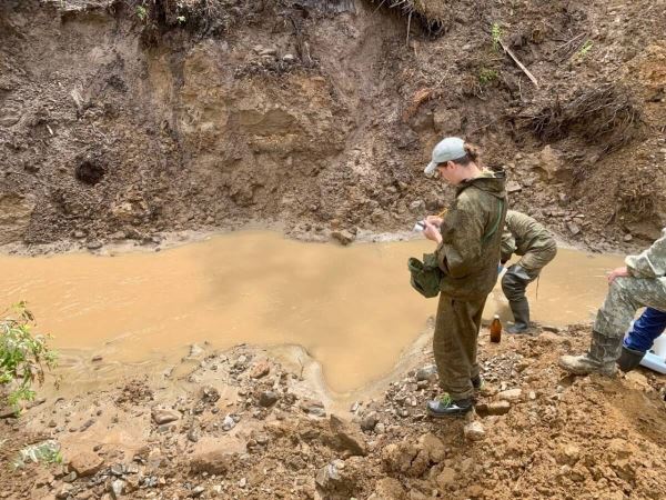 Золотодобытчик загрязнил реку в Красноярском крае