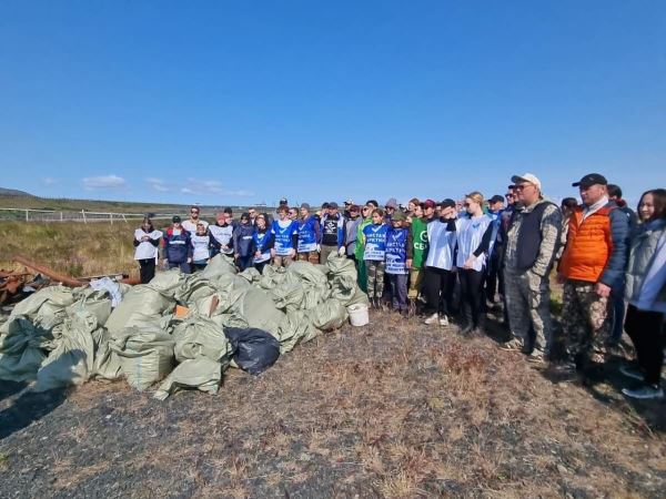 В Певеке и Анадыре волонтеры собрали бытовой мусор и металлолом