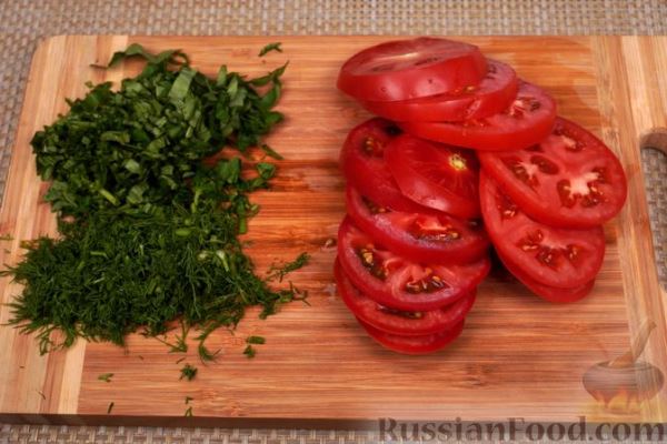 Рыба, запечённая с кабачками, помидорами и моцареллой