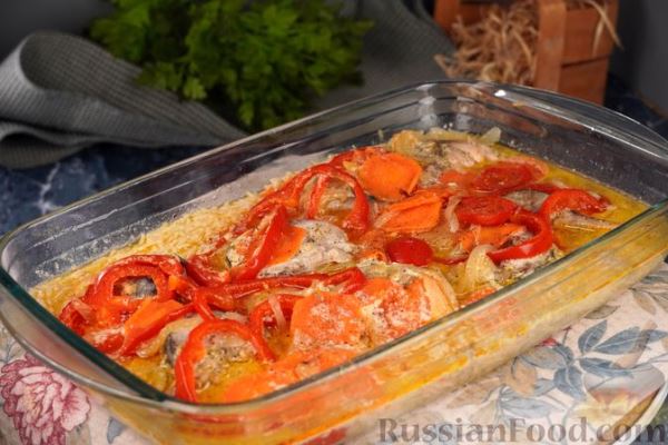 Скумбрия, запечённая с рисом и овощами