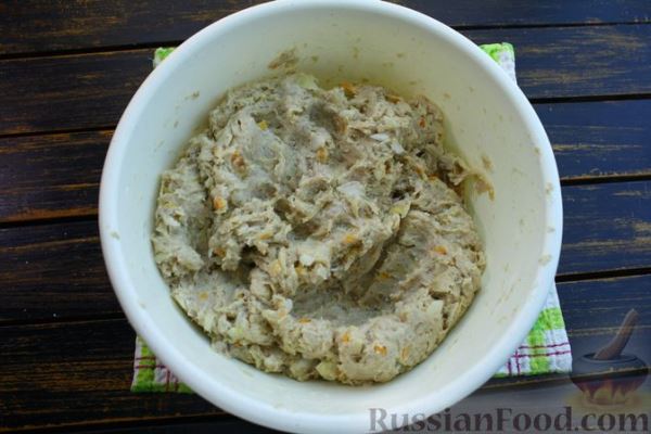 Рыбные котлеты с квашеной капустой