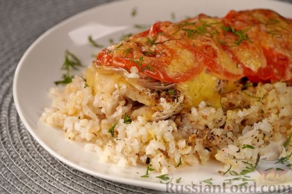 Рыба, запечённая с рисом и сыром, в фольге