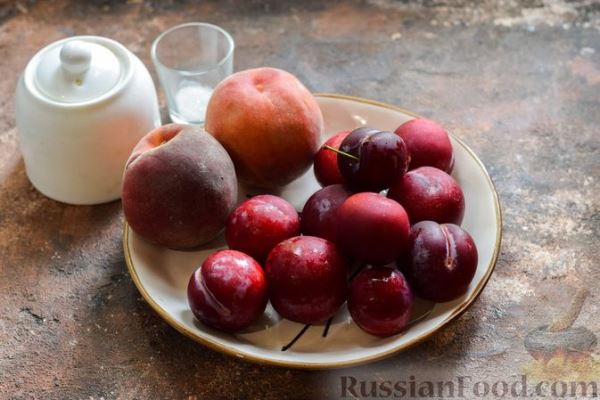 Компот из персиков и слив (на зиму)